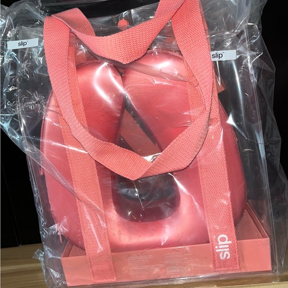Brand New Slip Jet Setter Travel Pillow in Pink - Picture 6 of 6